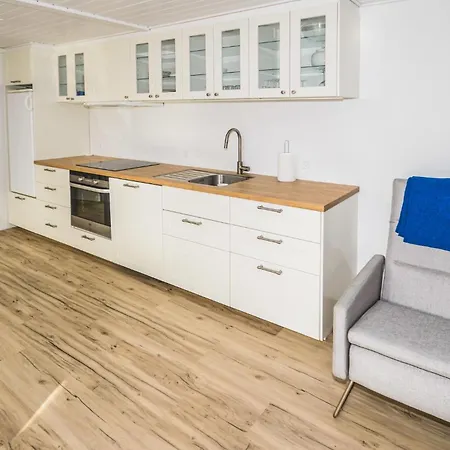 2 Bedroom Beautiful In Pandrup Rødhus