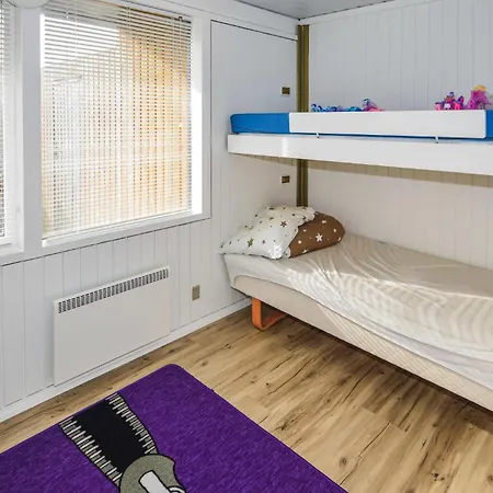 2 Bedroom Beautiful In Pandrup * Rødhus